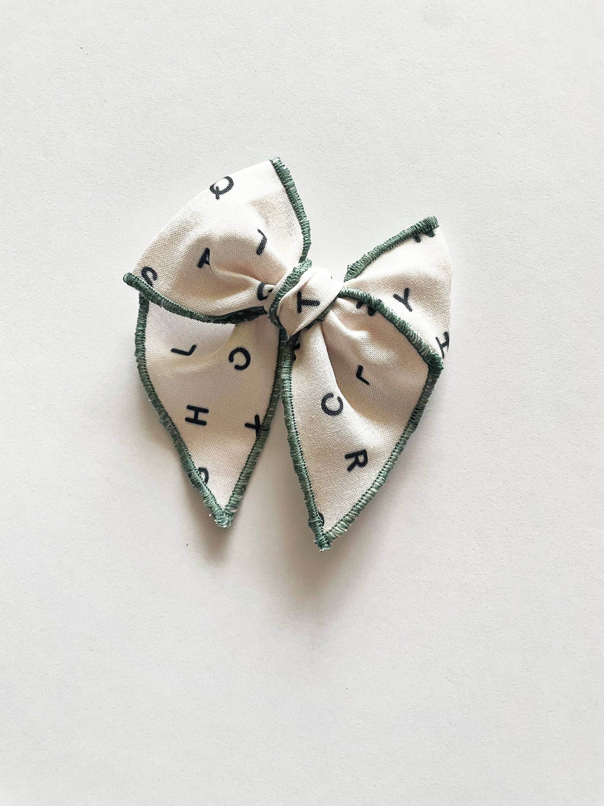 Elle Alphabet Bow