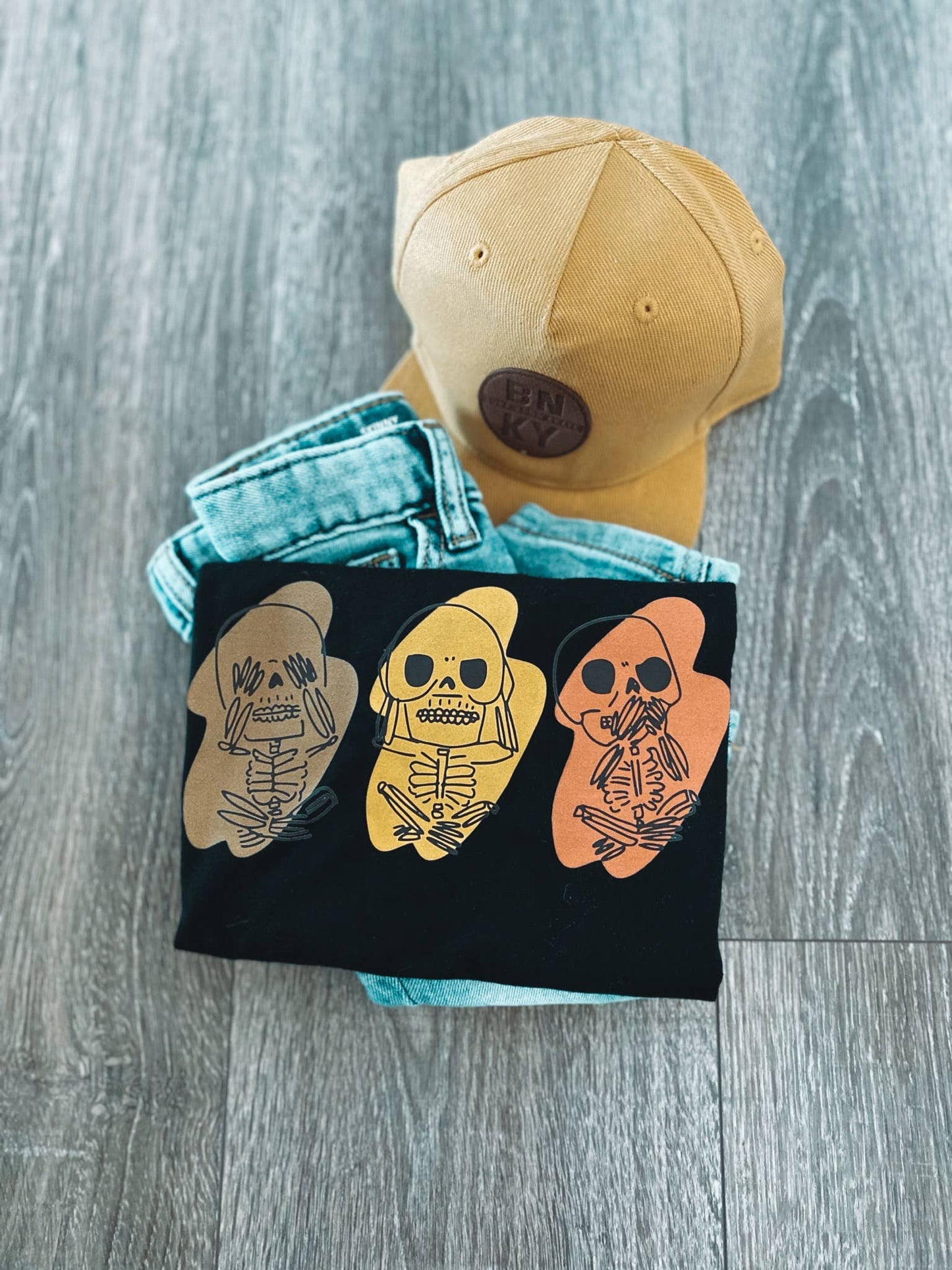 Skelly graphic tee